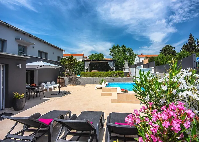 House Zoya * Ližnjan