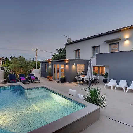 Zoya Holiday home