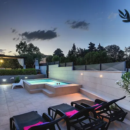 Zoya Holiday home *